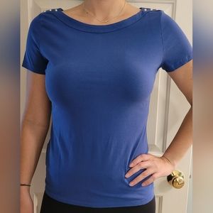 White House Black Market Shirt in Blue. SIZE M